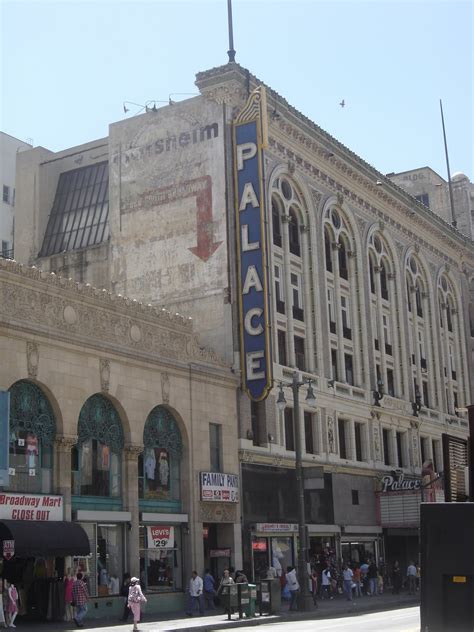 Places To Go, Buildings To See: Palace Theater - Los Angeles, California