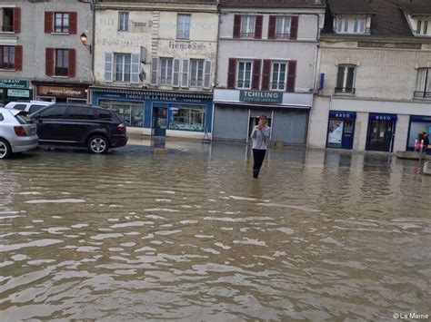 Une inondation est la submersion d'une zone (rapide ou lente) qui peut être provoquée de plusieurs façons, par des pluies importantes en durée et (ou) en intensité. Inondations. Crécy, Jouarre, Saint-Germain, Lagny... le ...