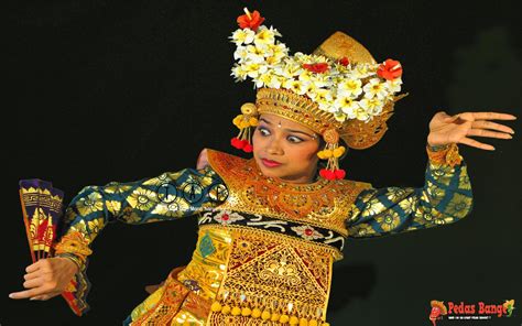 Tarian Adat Sunda Tari Tradisional Topeng Nusantara Tarian Beserta