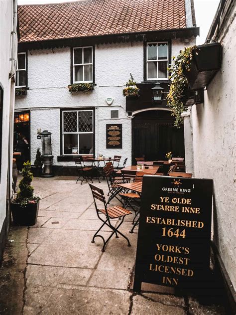 10 Unique, Quirky & Haunted Places To Eat In York (2022)!