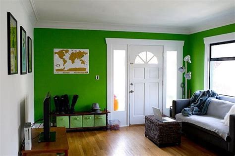 Apple green wall paint can make a beautiful combination with dusty pinks for a traditional country house look, and a more vivid shade of mint or emerald can be a modern choice with minimal paint your living room a cool or neutral colour, then simply add warmer tones in the furniture and accessories. 97 best images about Home decor on Pinterest | Paint ...
