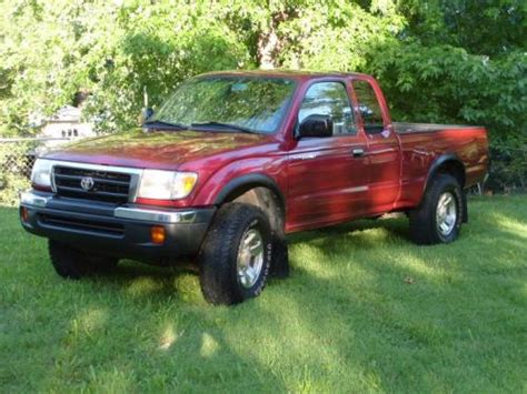 Photo Image Gallery And Touchup Paint Toyota Tacoma In Sunfire Red Pearl
