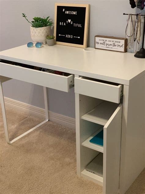 Go ahead and find a better solid wood desk for the price — we'll wait. Top 10 Best Desks For Students - thetarnishedjewelblog ...