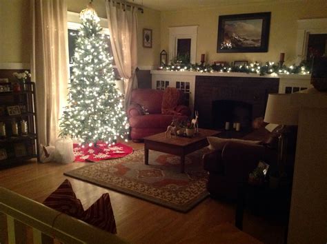 Craftsman Style Home Christmas Decorations - Best Home Style Inspiration