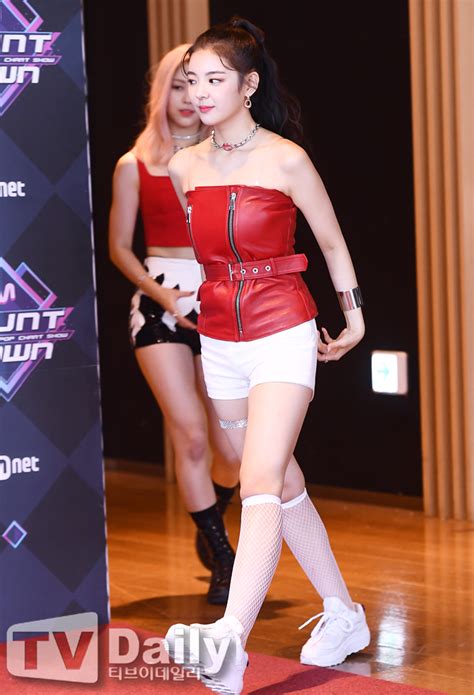 완전히 줄 지어있는 패브릭, 오픈 휴대 전화 포켓, 일상 생활 필수품을 저장하고 주문을 유지할 수있을만큼. TD포토 있지 리아 '시원하게 드러낸 어깨'