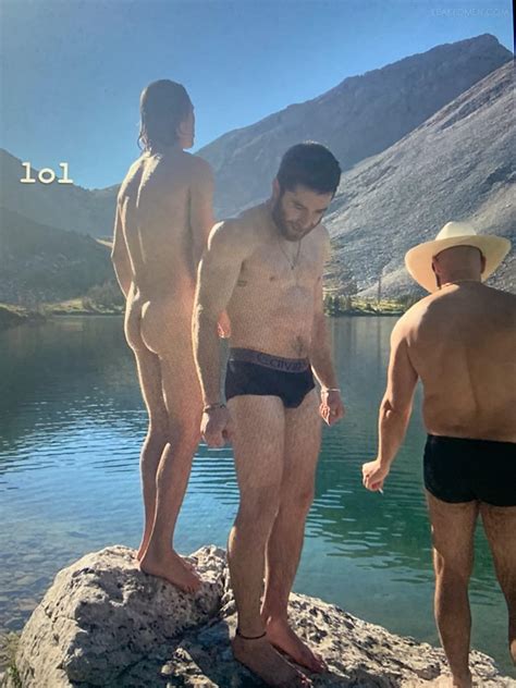 Dylan Sprouse Nude Ator Pelado Em Fotos Quentes Xvideos Gay My Xxx