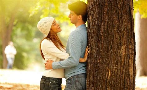 Love And Relationship Tips On How To Make A Guy Fall For You