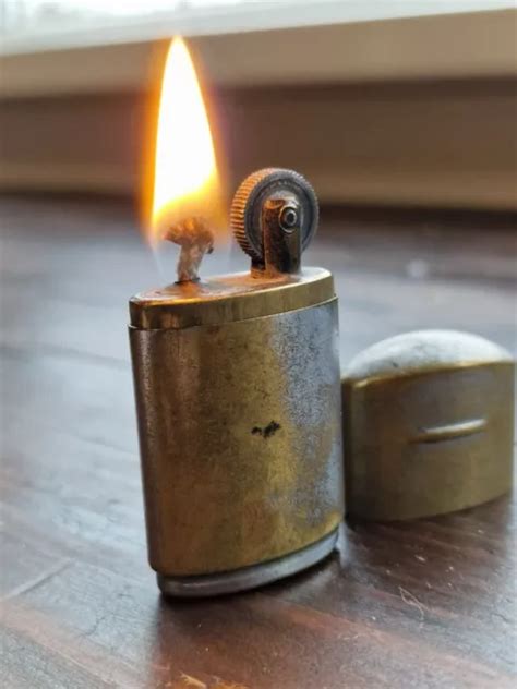 Rare Vintage Wwii Victory May 1945 Military Petrol Lighter In Working