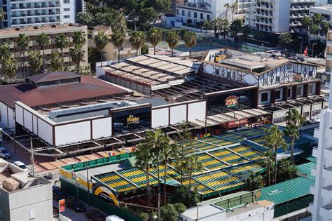 Bei einigen fans wird es auch das wohnzimmer auf mallorca zuhause: Bierkönig