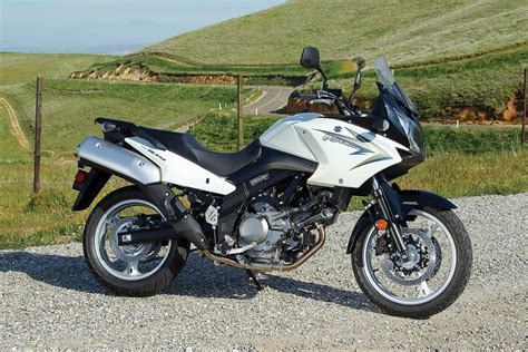 Calculations are based on a consumer loan with a $1,000 deposit, an annual comparison rate of 10.71%p.a. 2011 Triumph Tiger 800 vs. Suzuki V-Strom 650 ABS | Rider ...