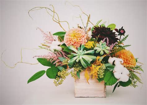 5 Flower Arrangements Thatll Instantly Cheer Up Any Room