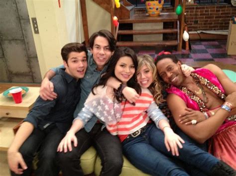 25 Unresolved Mysteries And Plot Holes Icarly Left Hanging