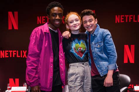 Stranger things (season 4) fan cast. 'Stranger Things' Cast Believes Show Could Wrap After 1 or ...