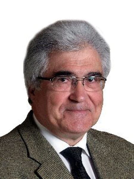 Présentation de yves martinez, auteur aux éditions retz, directeur honoraire d'école primaire. Yves MARTINEZ (Universite orleans) - Viadeo