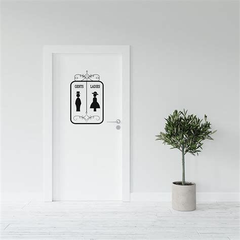Download Pin on Mockup