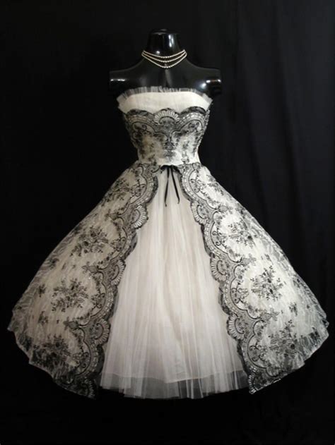 For short, black dresses became popular in the last century. Discount Vintage 1950s Black White Short Wedding Dresses ...