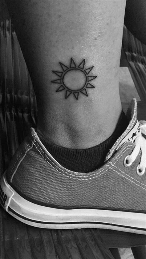 175 Warm And Bright Sun Tattoos