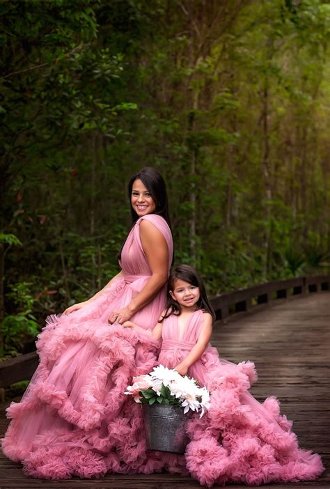 Pin By Osmeri Photography On Mommy And Me Photoshoot Dress Matching