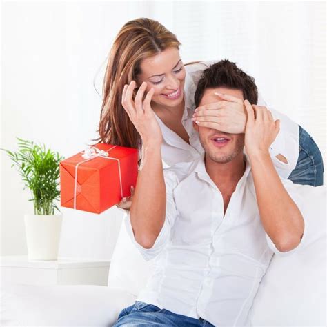 Piccoli regali per san valentino per lui. San Valentino: 5 sorprese originali per lui! | Regali ...