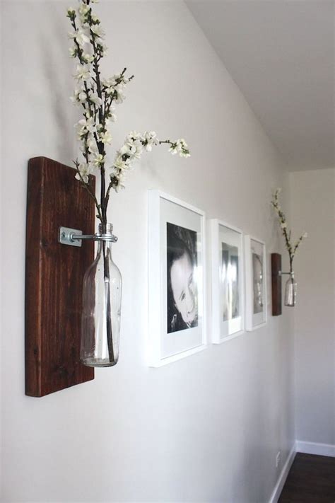 If you want to decorate your living room with a coffee table, but your room is very small, opt it is good to know: 20+ Magnificient Wall Decoration Ideas For Your Living ...
