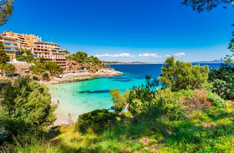 The island of mediterranean scenery and contrasts. Touristensteuer: Urlaub auf Mallorca wird teurer