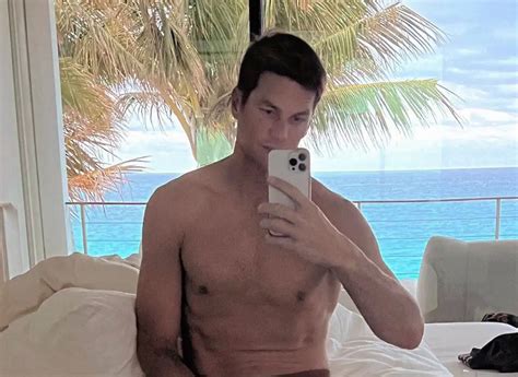 Tom Brady S Underwear Selfie Breaks The Internet See Photo