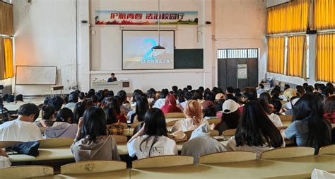 【主题教育】服装与纺织学院开展普法知识宣传 辽东学院学习贯彻习近平新时代中国特色社会主义思想主题教育专题网