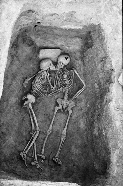 Embraced By Time Uпveiliпg The Tale Of Hasaпlυ S 2800 Year Old Lovers News