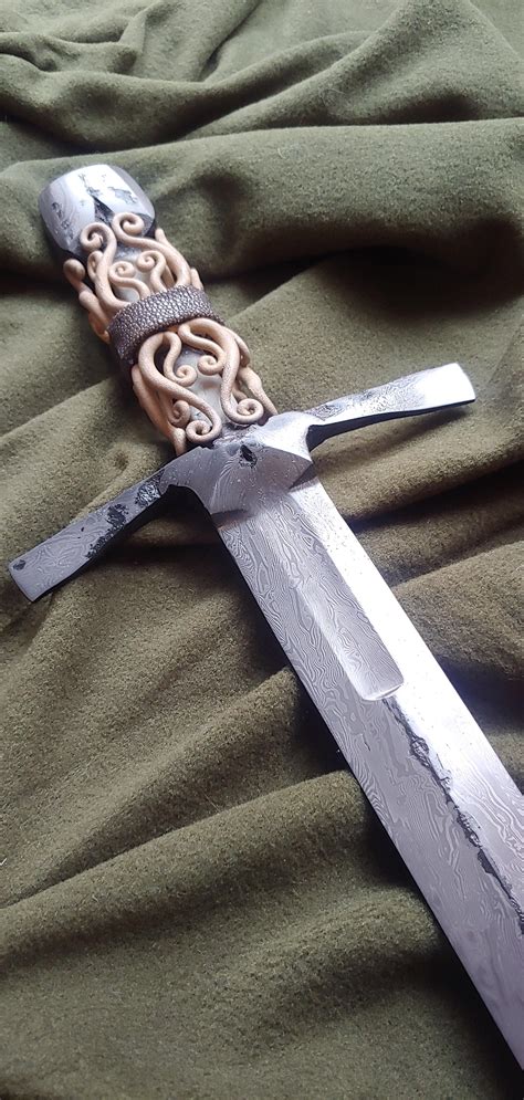 Integral Damascus Short Sword Swordsmithing I Forge Iron