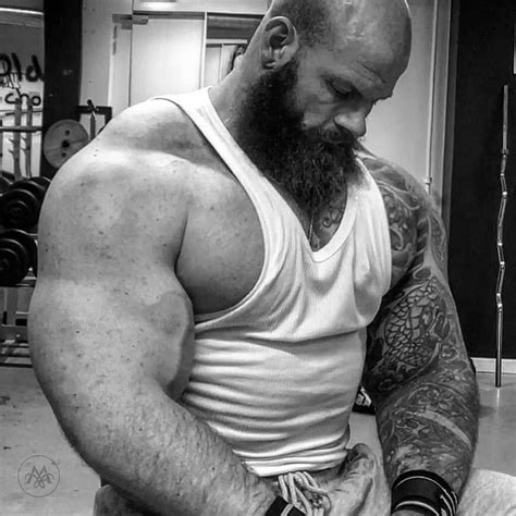 Bodybuilder Big Guns Bodybuilding Motivation Bodybuilders Bearded Men Muscle Guys People