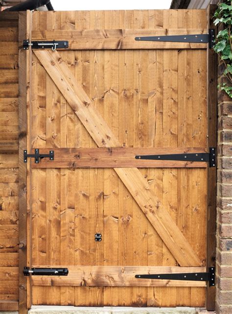 35 Amazing Wooden Gate Ideas Engineering Discoveries