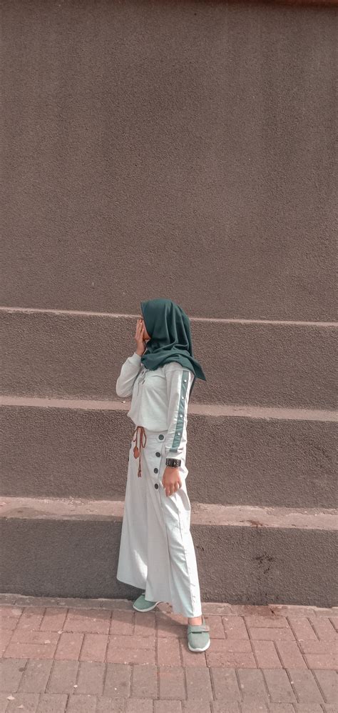 Gaya Foto Aesthetic Hijab Berdiri Gaya Foto Id