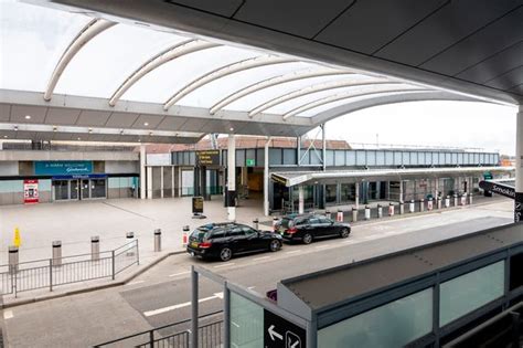 Gatwick Airport Drop Off And Pick Up Rules At North And South Terminals