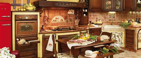 Ogni curva, ogni linea, ogni singolo pezzo sono il concentrato della sua passione per la vita rustica, per quegli oggetti così semplici e così perfetti. Cucine Rustiche in Muratura - Fonte del Rustico
