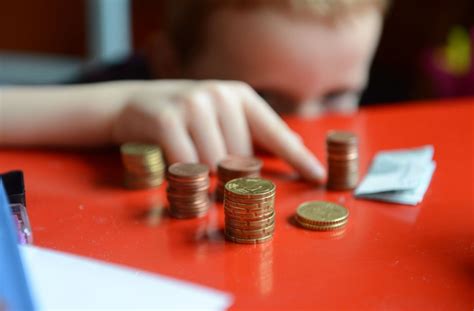 Finanzen Für Familien Wie Kinder Den Richtigen Umgang Mit Geld Lernen Wissen