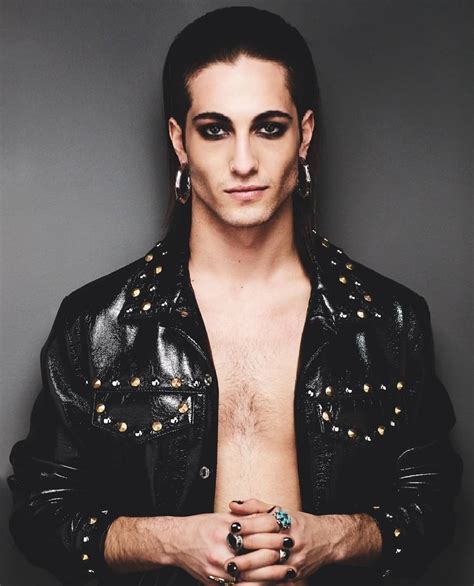 See a recent post on tumblr from @spacewlkr about damiano david. rock n roll make up | Tumblr