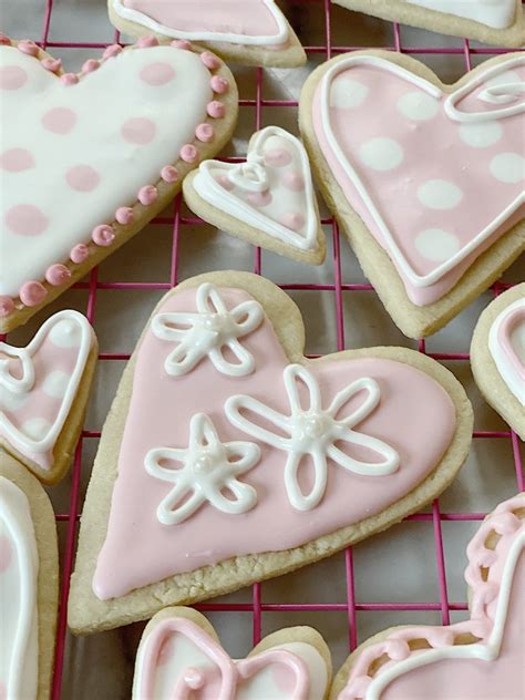 How To Decorate Cookies With Royal Icing 101 My 100 Year Old Home