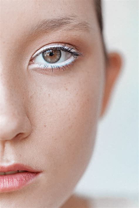 How To Wear White Eye Liner Into The Gloss