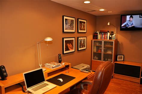 Basement home offices bring along with them a multitude of advantages, and most importantly, they manage to clearly define your workspace and separate it from the rest of the home. Basement Home Office | Making the Space Work for You