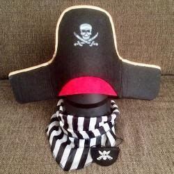 Eh bien oui, nos chapeaux à thèmes vous accompagneront tout au long de l'année, selon vos envies et les fêtes. Les chapeaux de sorciers DIY | Deguisement pirate enfant ...