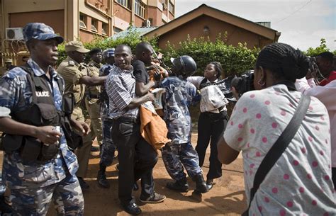 Uganda Tightens Clampdown On Media Human Rights Watch