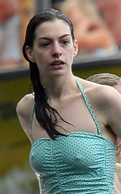 Anne Hathaway Exposing Fucking Sexy Body And Huge Nipples In Bikini