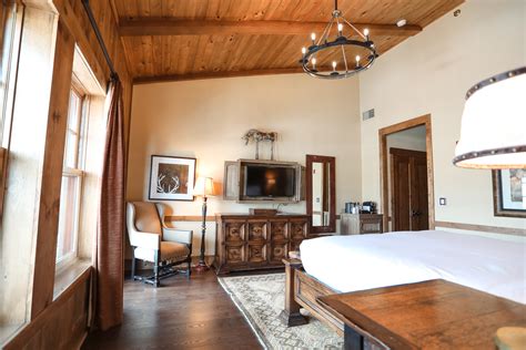 Colorado Mountain Resort Lodging High Lonesome Lodge King Room