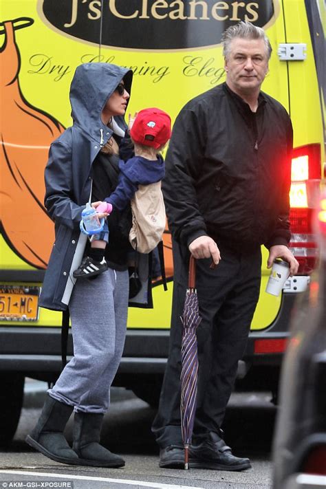 Alec And Hilaria Baldwin Dress Down On Outing With Son Daily Mail Online