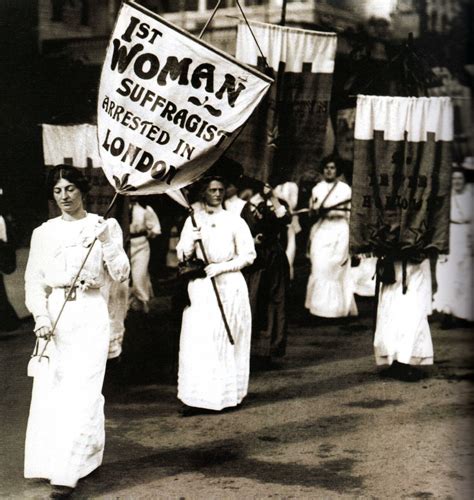 suffragettes marching to protest the first arrest of a suffragette in london 1908