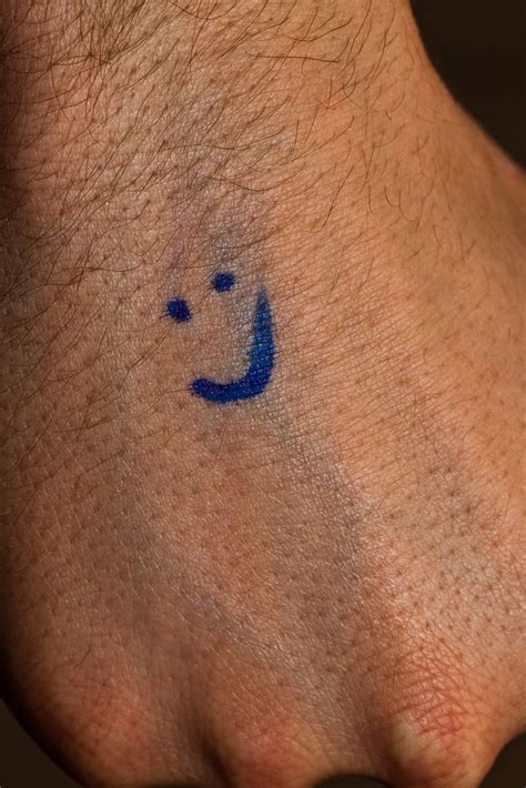 120 365 Having A Smiley Face On My Hand Makes Me Happy Flickr
