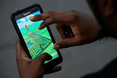 pokemon go angers fans after update deletes all of their progress huffpost uk tech
