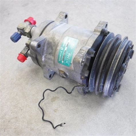 Used Air Conditioning Compressor Fits Ford Tw15 Tw35 6610 8830 7910