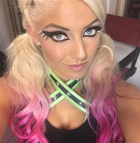 wwe star alexa bliss denies naked images leaked online are her as paige sex tape fallout