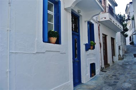 Skopelos Old Town White Blue And Everything Greek Pinay Flying